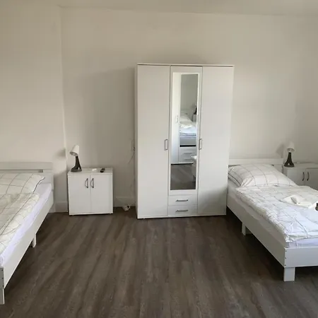 Sleek In Apartment Troisdorf
